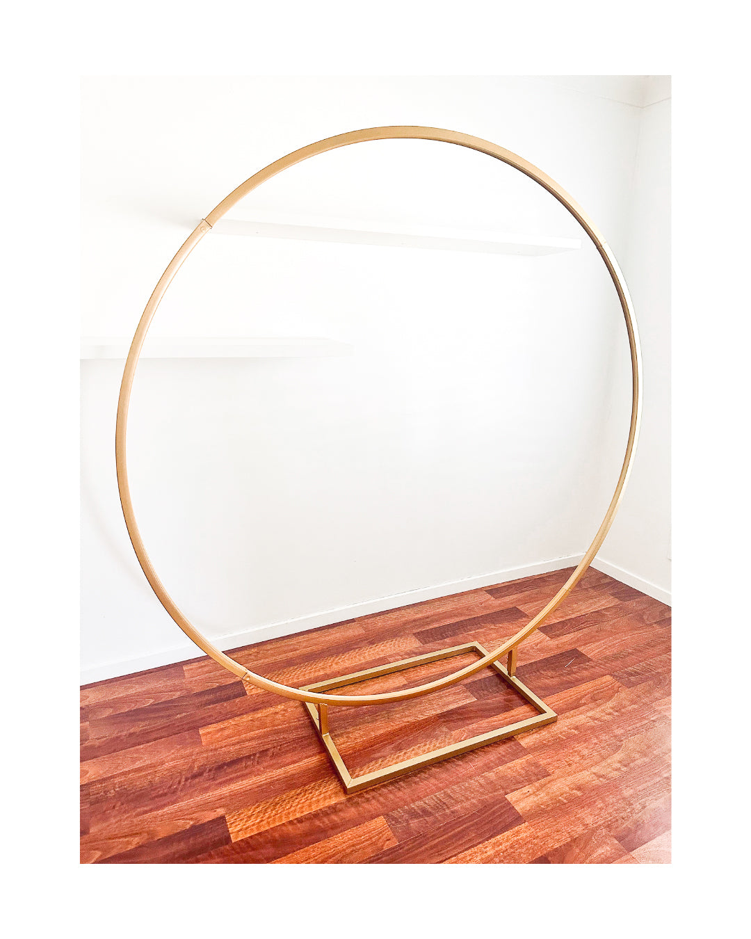 GOLD CIRCULAR ARBOUR
